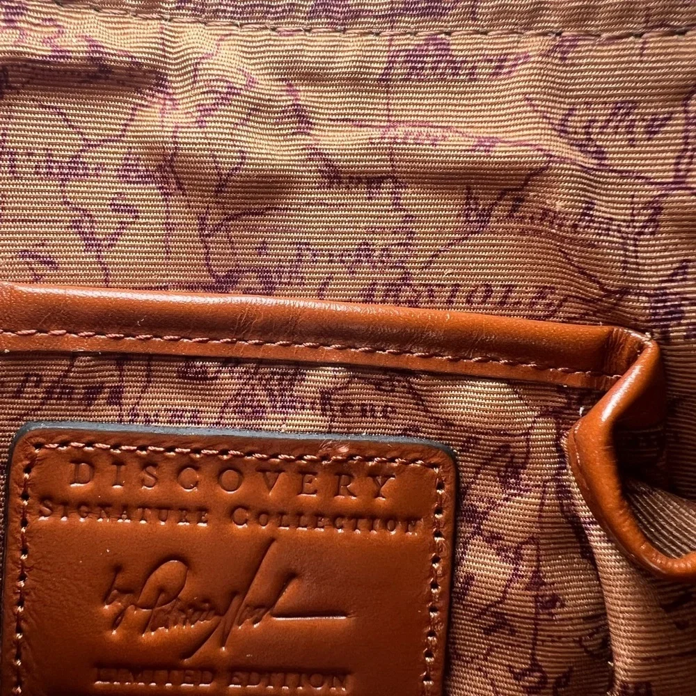 NWT Patricia Nash Discovery Corinna Leather Wristlet- Venice